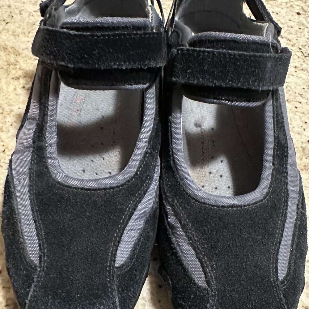 Mephisto Women's Allrounder black suede walking shoe, size 7.5